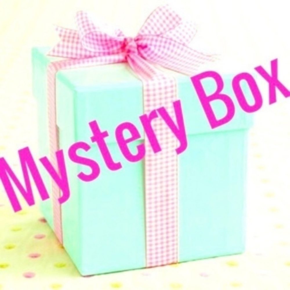 COPY - 15 ITEM MYSTERY BOX EXCELLENT CONDITION